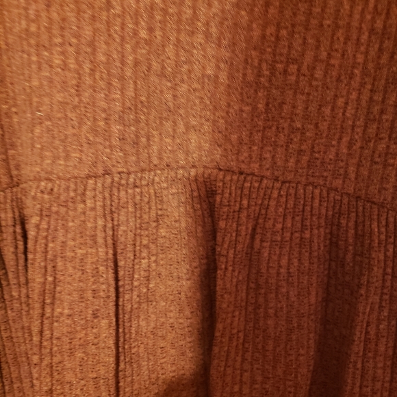 Top - Picture 3 of 6